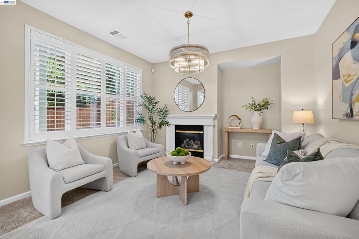 Property Photo:  2333 Elan Ln  CA 94582 