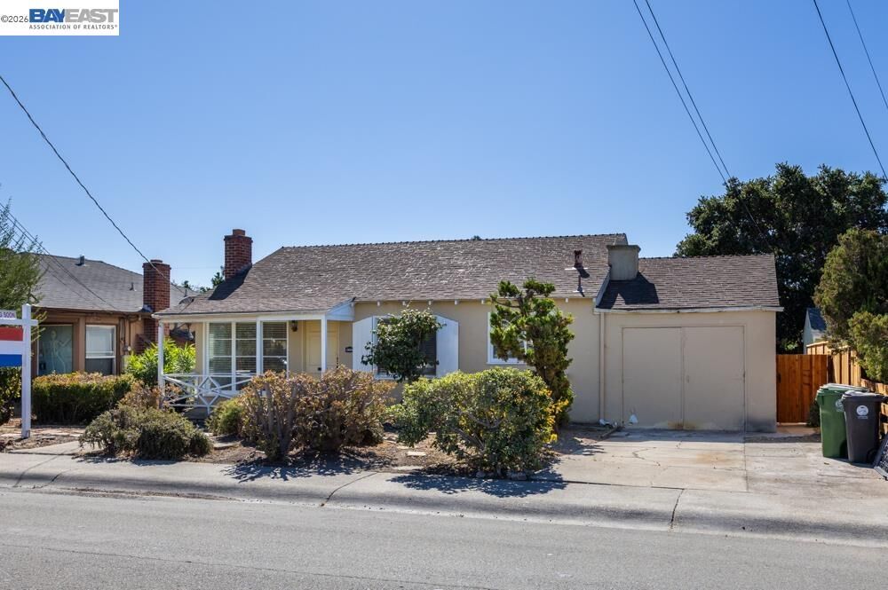Property Photo: 2223 Lessley Ave CA 94546