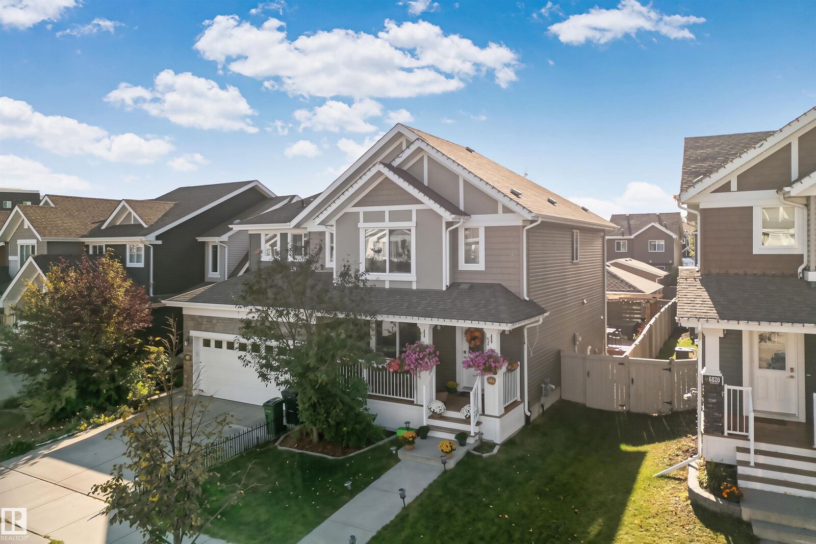 Property Photo:  6818 Evans Wynd NW  AB T6M 0T3 