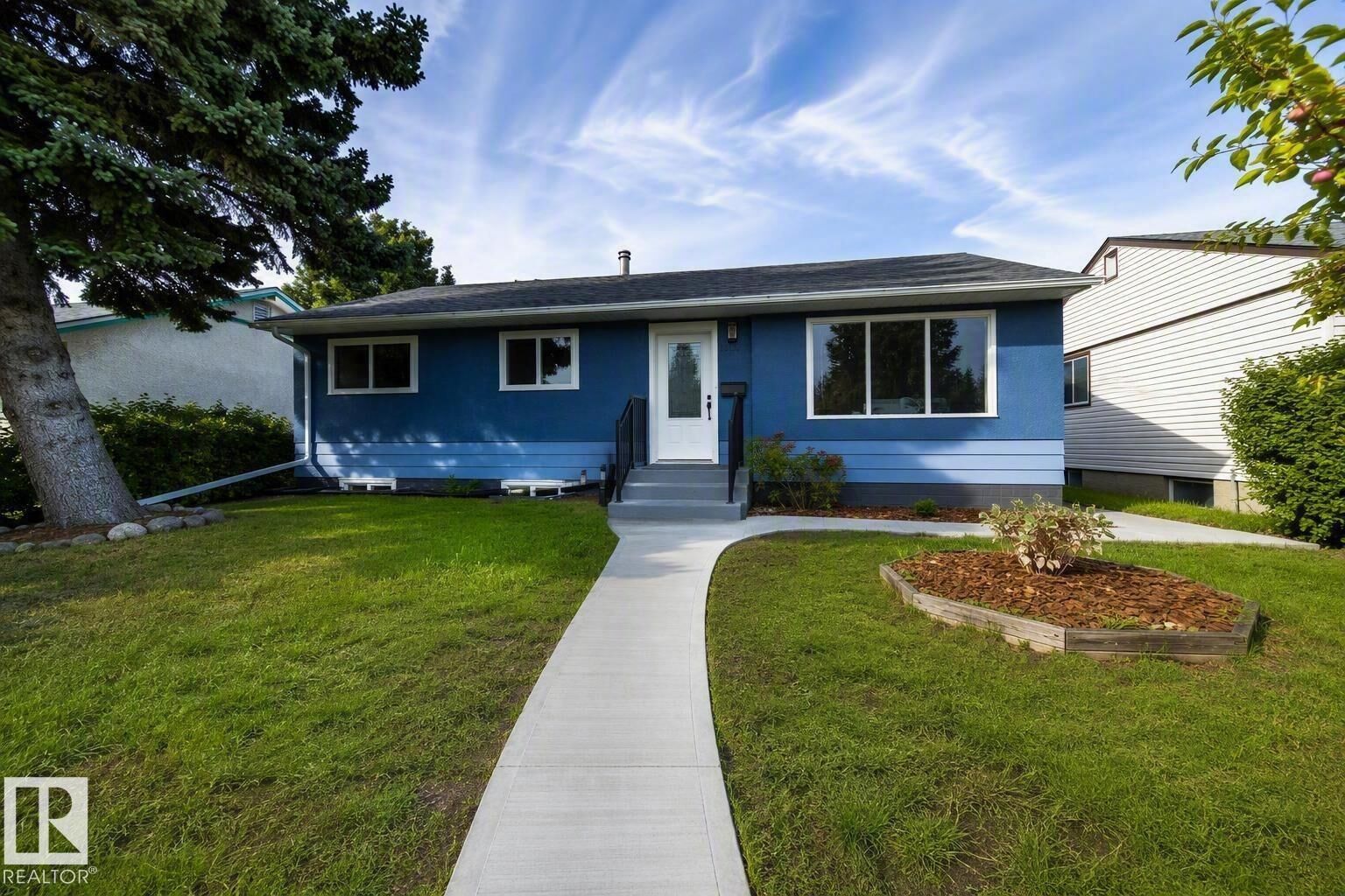 Property Photo:  16136 109A Avenue NW  AB T5P 1C4 