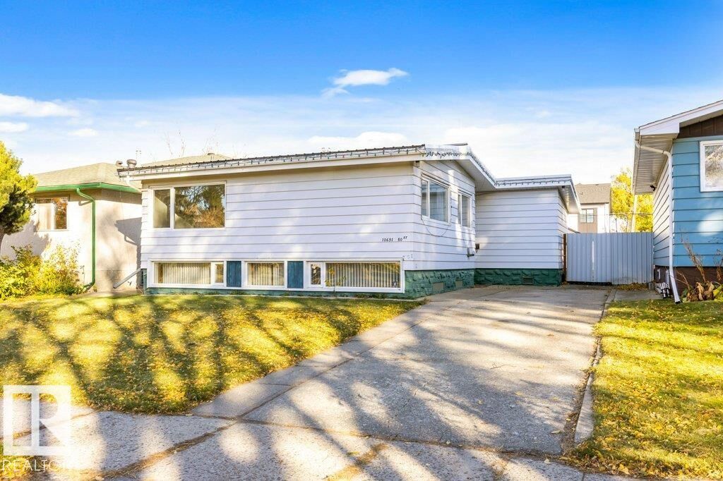 Property Photo:  10651 80 Street NW  AB T6A 3J9 