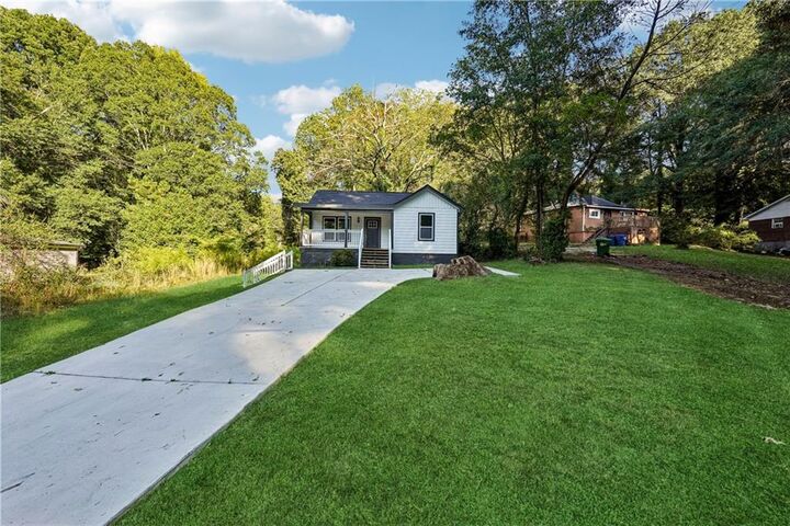 Property Photo: 665 S Eugenia Place NW GA 30318