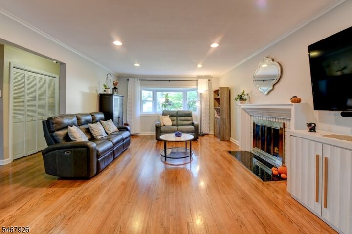 Property Photo:  10 Lynn Dr  NJ 07081 