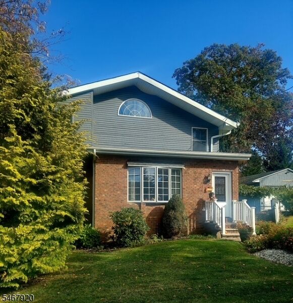 Property Photo:  39 Hillside Ave  NJ 07460 