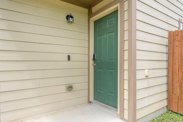 Property Photo: 18961 Bobcat Path Court TX 77073