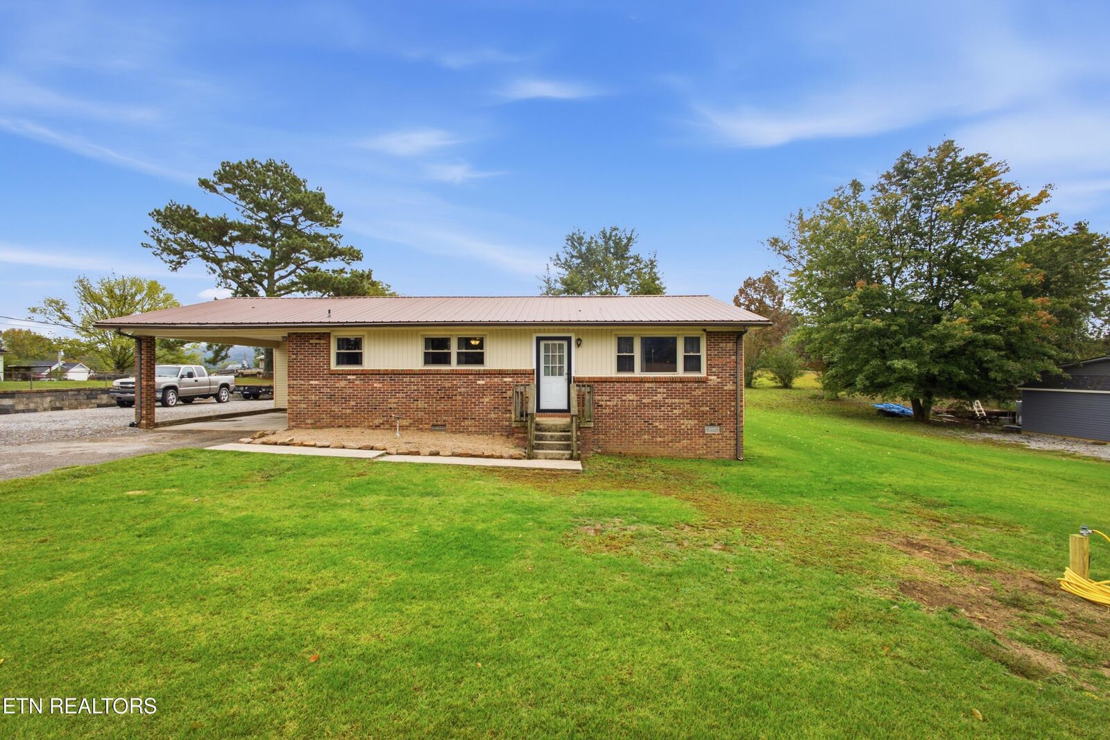 Property Photo:  213 1st St  TN 37854 