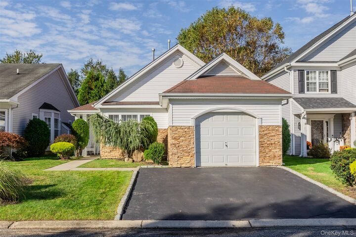 Property Photo:  29 Madison Circle  NY 11953 
