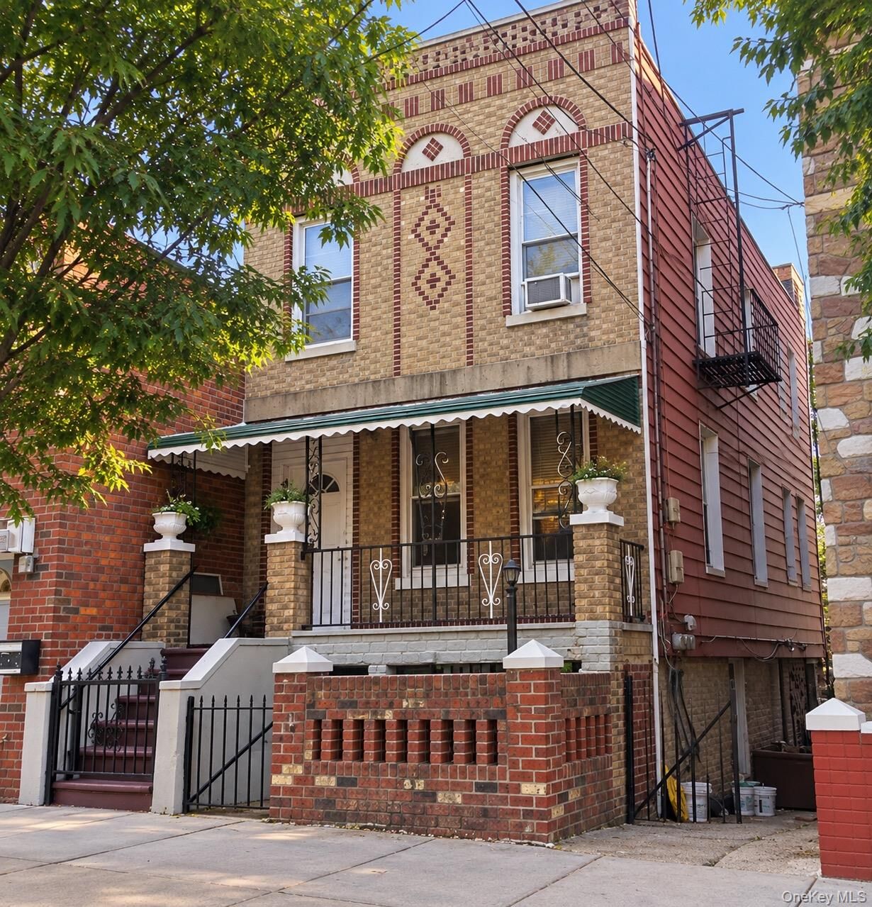Property Photo:  932 E 217th Street  NY 10469 
