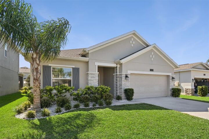 Property Photo:  5309 Amersham Lane  FL 34771 