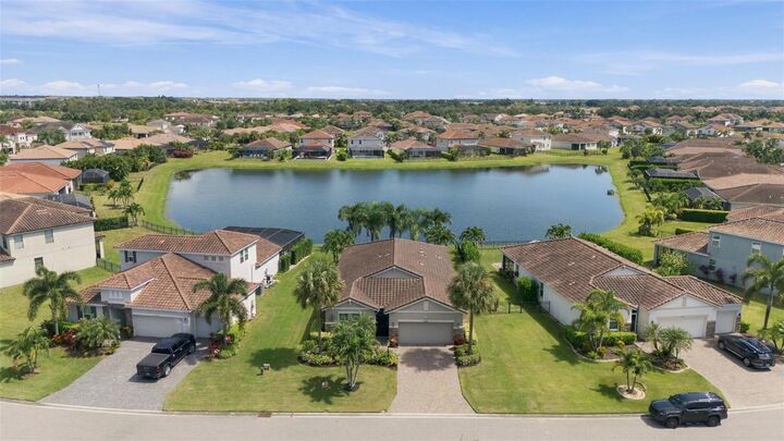 Property Photo: 13316 Saw Palm Creek Trail FL 34211