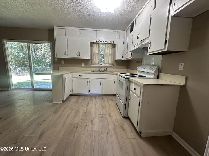 Property Photo:  1808 Timber Lane  MS 39553 