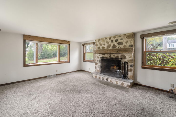 Property Photo: 4307 W Grace Ave WI 53092