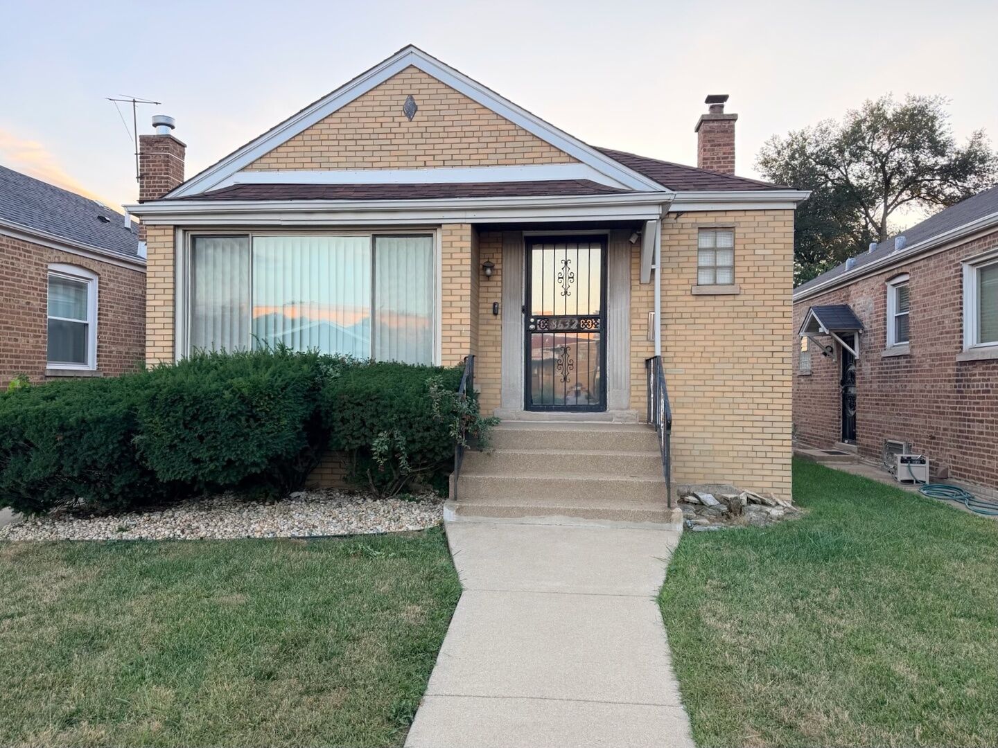 Property Photo:  8632 S Jeffery Boulevard  IL 60617 
