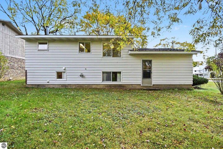 Property Photo: 525 N Pine River Street MI 48847