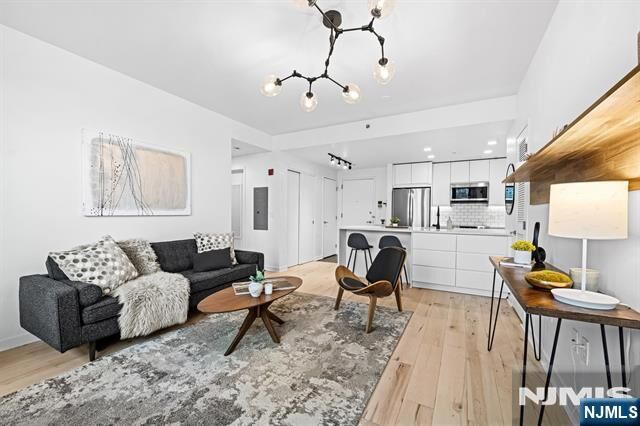 Property Photo:  149 Essex Street 5T  NJ 07302 