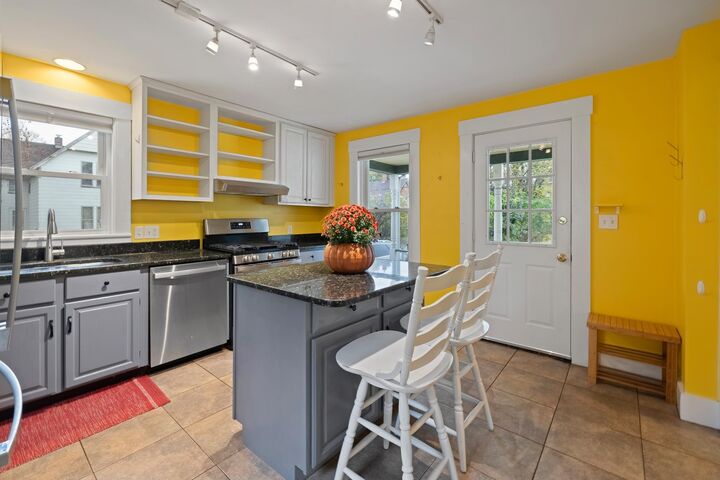 Property Photo:  80 Gillette Street  VT 05001 
