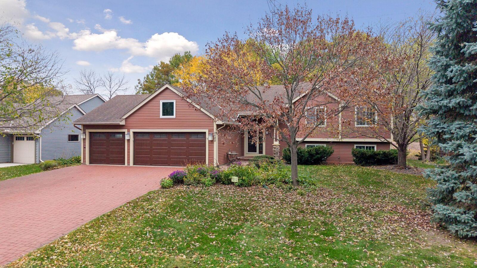 Property Photo:  8685 Sycamore Lane N  MN 55369 