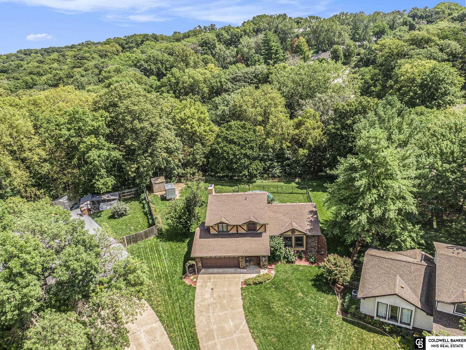 Property Photo:  911 Kohl Circle  NE 68005 