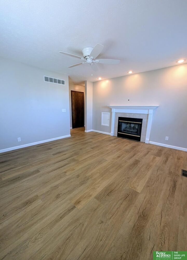 Property Photo: 6762 S 73rd Street Circle NE 68127