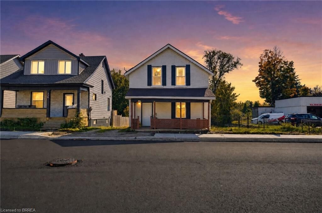 Property Photo:  256 Dundas Street  ON N4S 1B1 