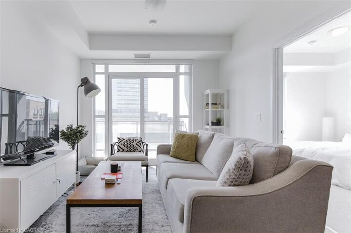 Property Photo:  155 Caroline Street S 508  ON N2L 0J8 