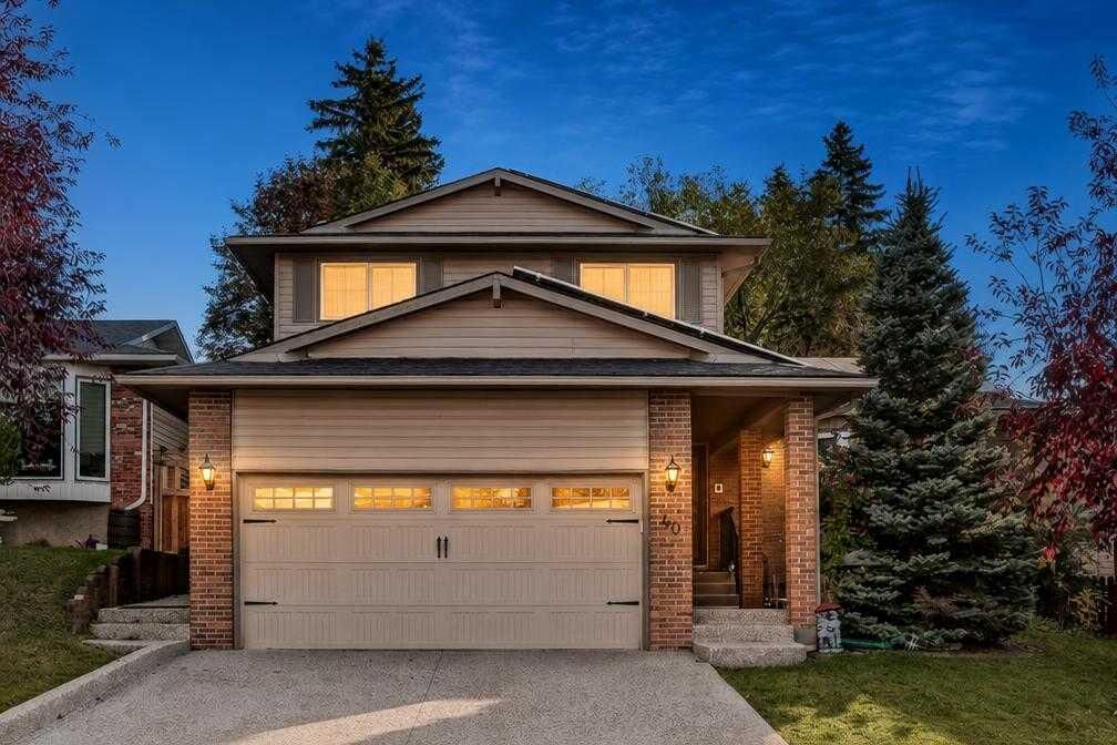 Property Photo:  40 Silver Ridge Court NW  AB T3B 4V5 