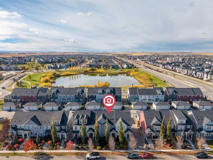 Property Photo:  124 South Point Court SW  AB T4B 4K9 