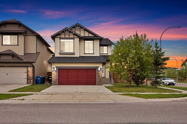 Property Photo:  799 New Brighton Drive SE  AB T2Z 1A1 