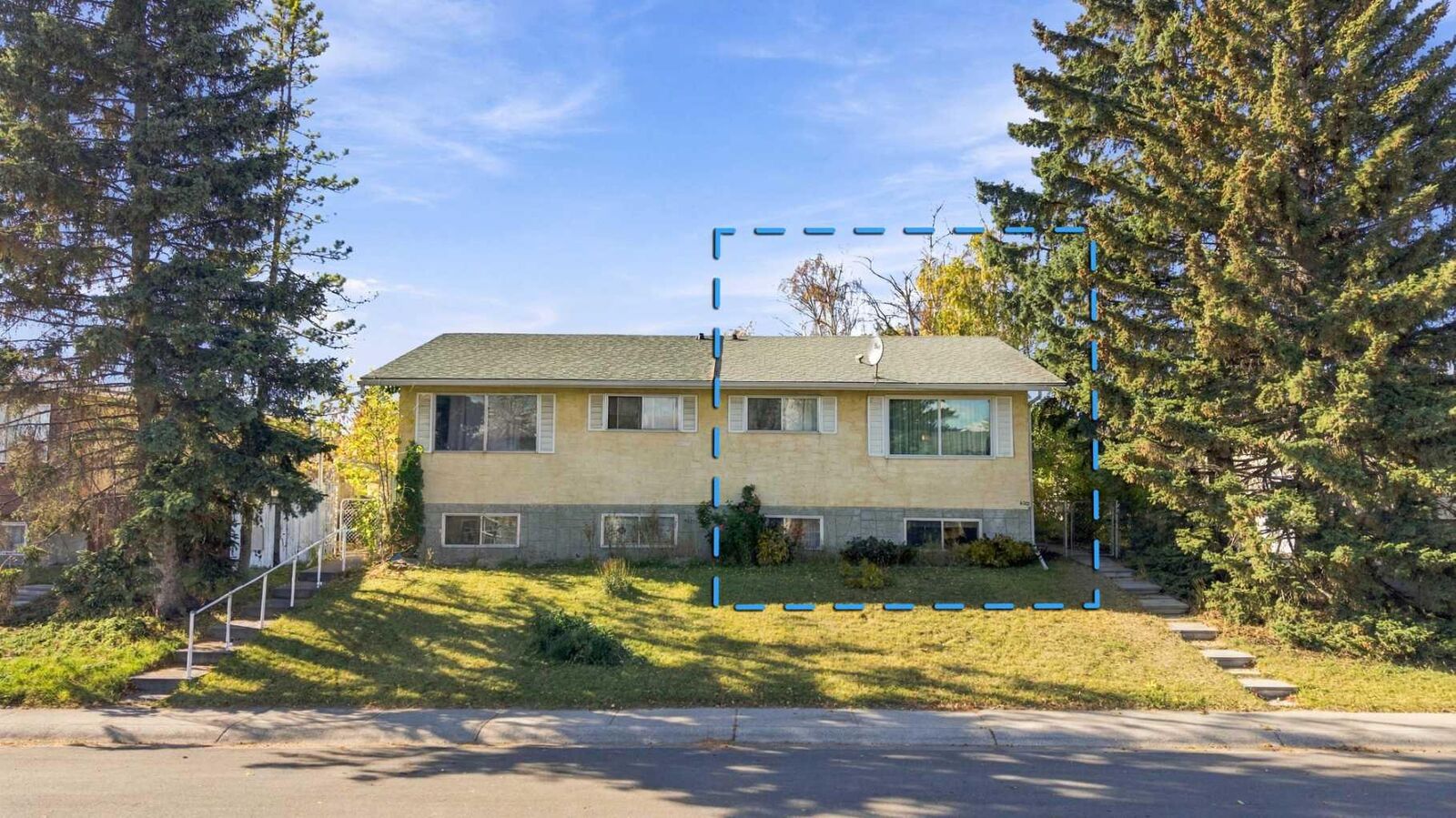 Property Photo:  6207 Beaver Dam Way NE  AB T2K 3W7 