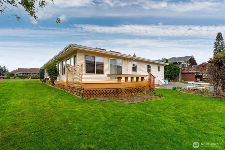 Property Photo: 850 SW 18th Street WA 98532