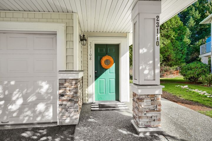 Property Photo: 23108 59th Place S 17-5 WA 98032