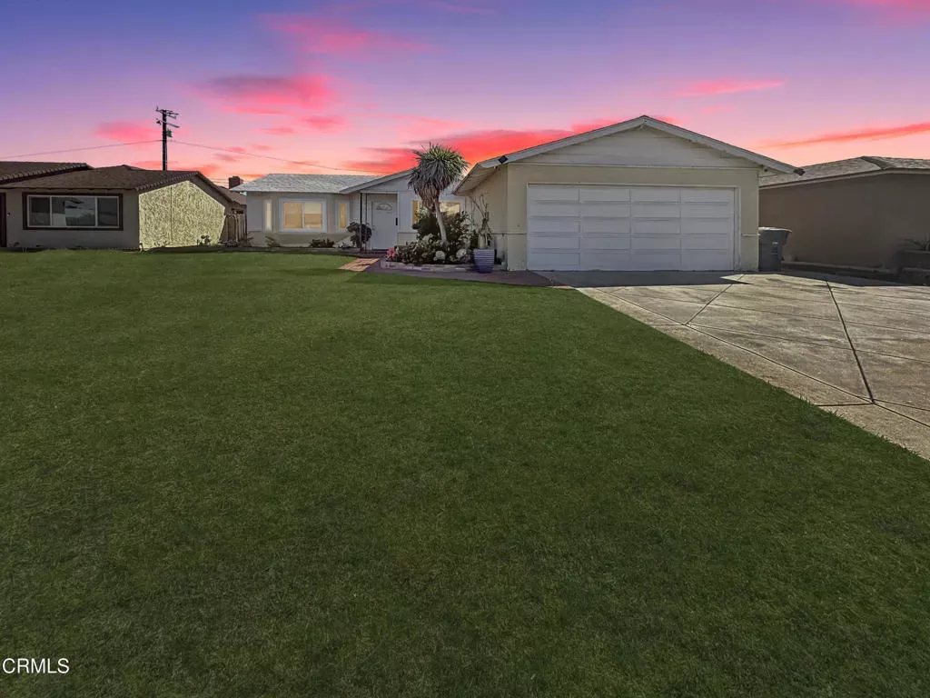 Property Photo:  1526 N 7th Place  CA 93041 