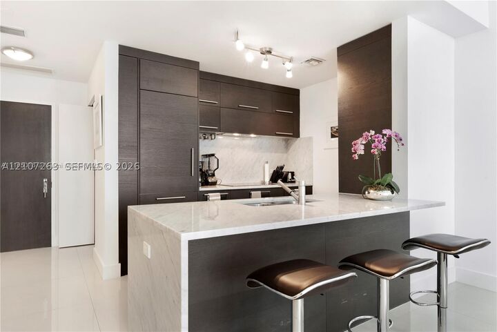 Property Photo: 900 Biscayne Blvd 4010 FL 33132