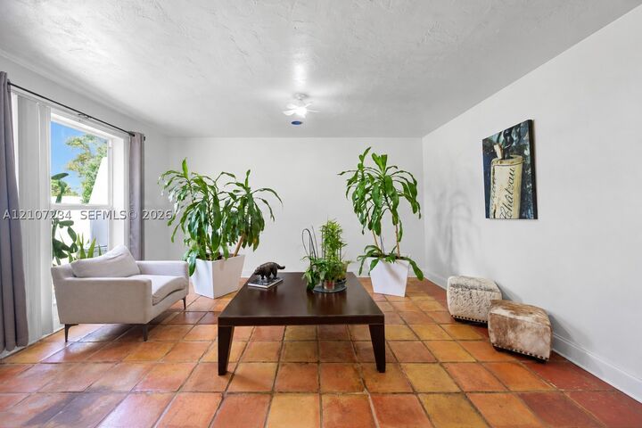 Property Photo: 13507 NE 24th Ct FL 33181