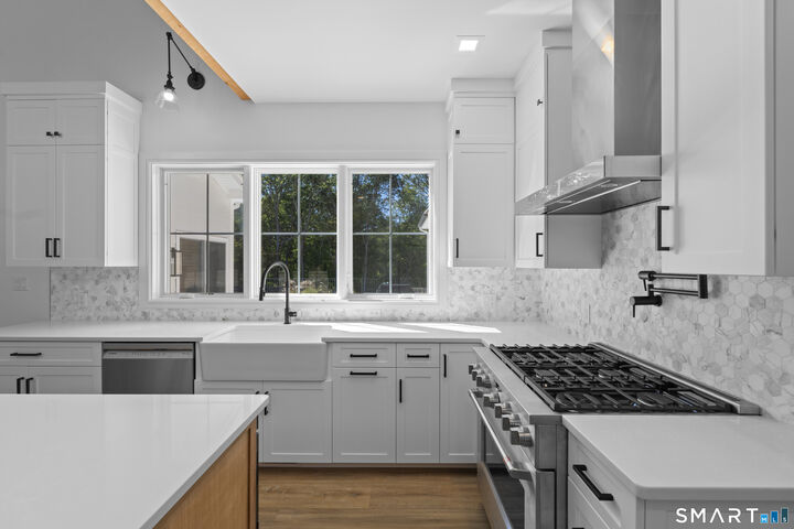 Property Photo: 237-5 Upper Pattagansett Road CT 06333