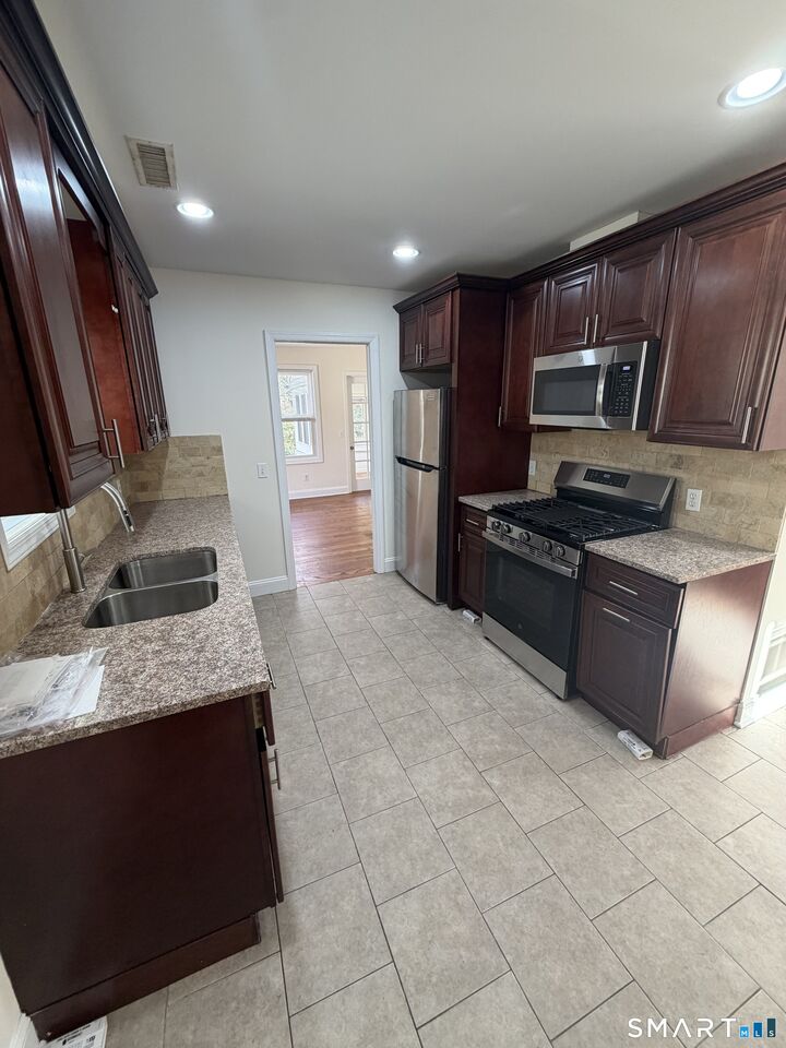 Property Photo: 64 Mulberry Street B CT 06907
