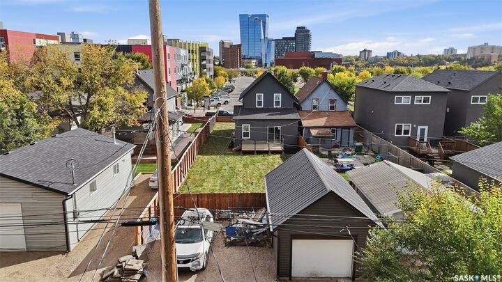 Property Photo: 421 C Avenue S SK S7M 1N6