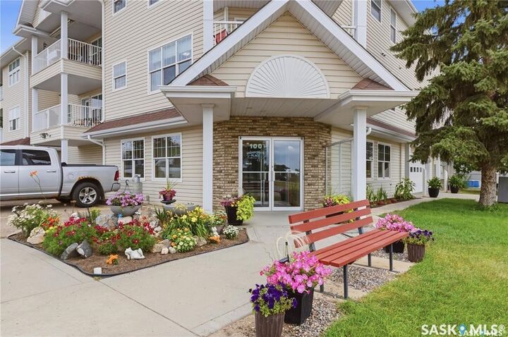 Property Photo: 100 5th Avenue 206 SK S0G 4C0