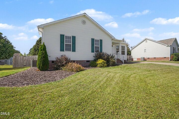 Property Photo: 1016 S Willhaven Drive NC 27526