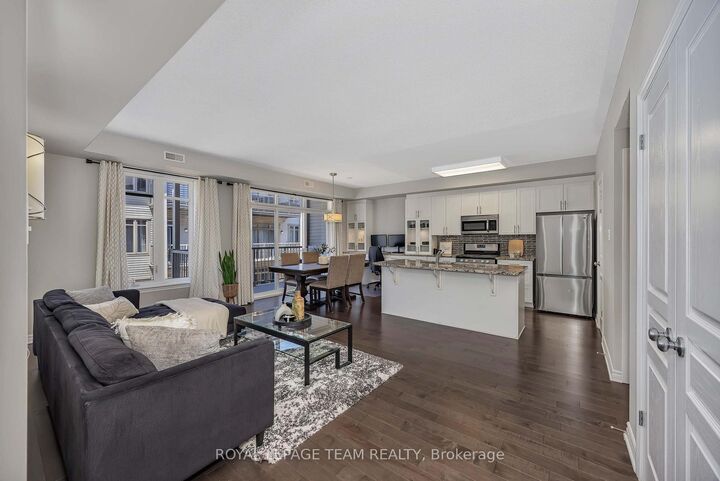Property Photo:  1065 Beryl Private F  ON K1V 2M4 