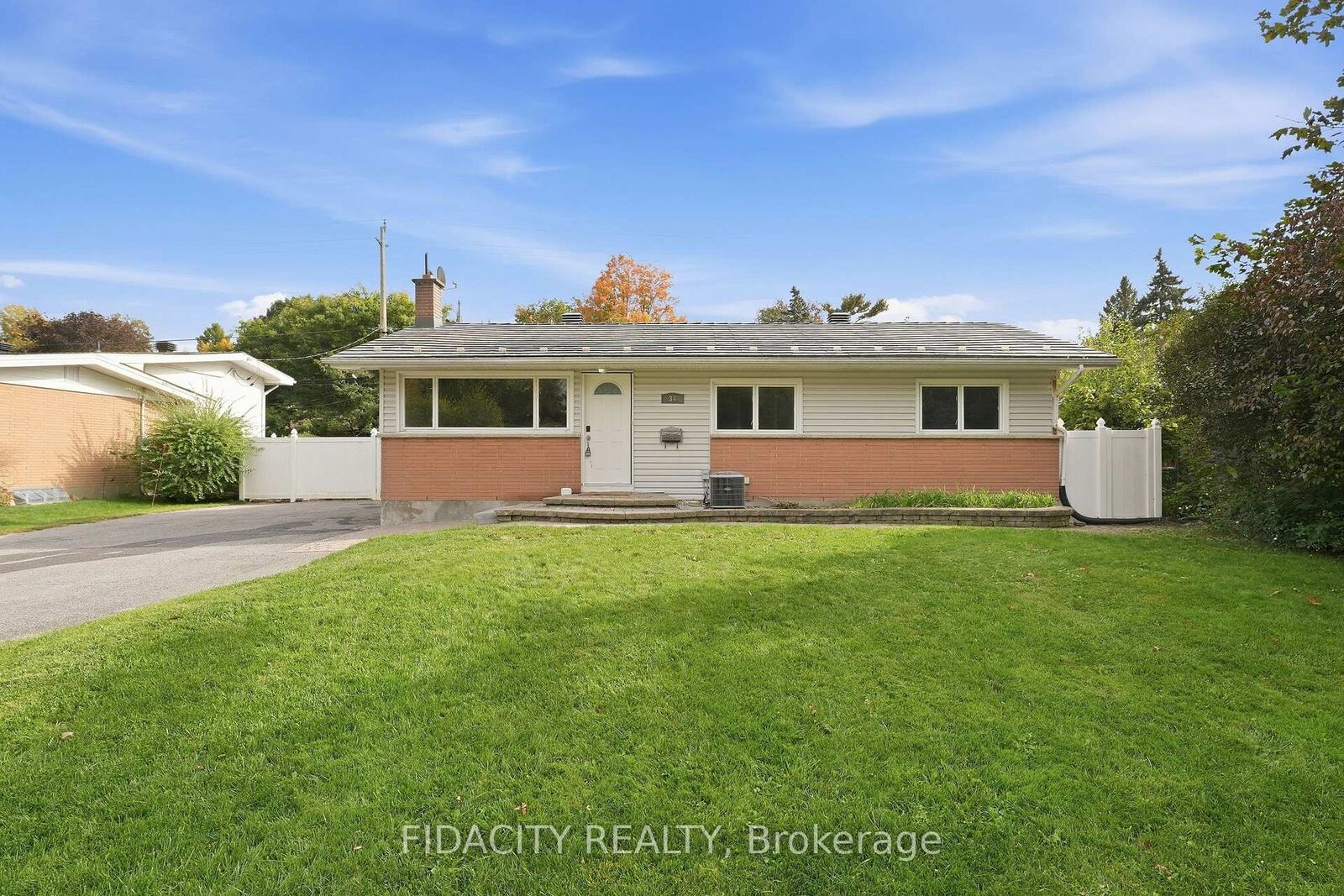 Property Photo:  34 Stinson Avenue  ON K2H 6N3 