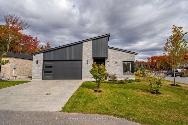 Property Photo:  164 Sugarbush Street  ON P1C 1M8 