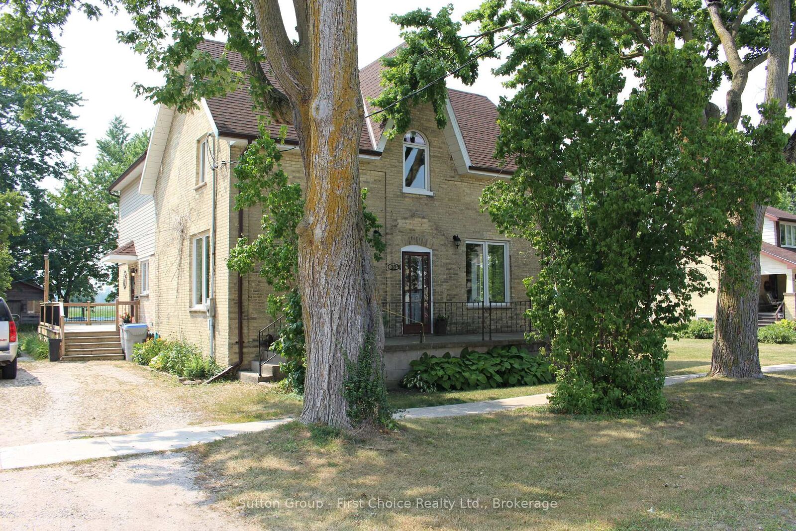 Property Photo:  30 King Street N  ON N0M 1M0 