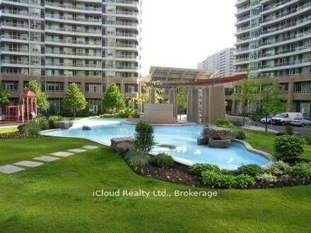 Property Photo:  33 Elm Drive 1304  ON L5B 4M2 