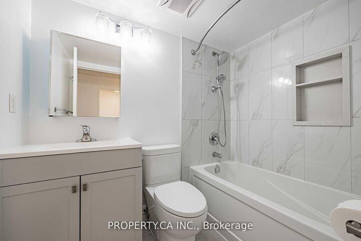 Property Photo:  120 St Patrick Street 807  ON M5T 2X6 