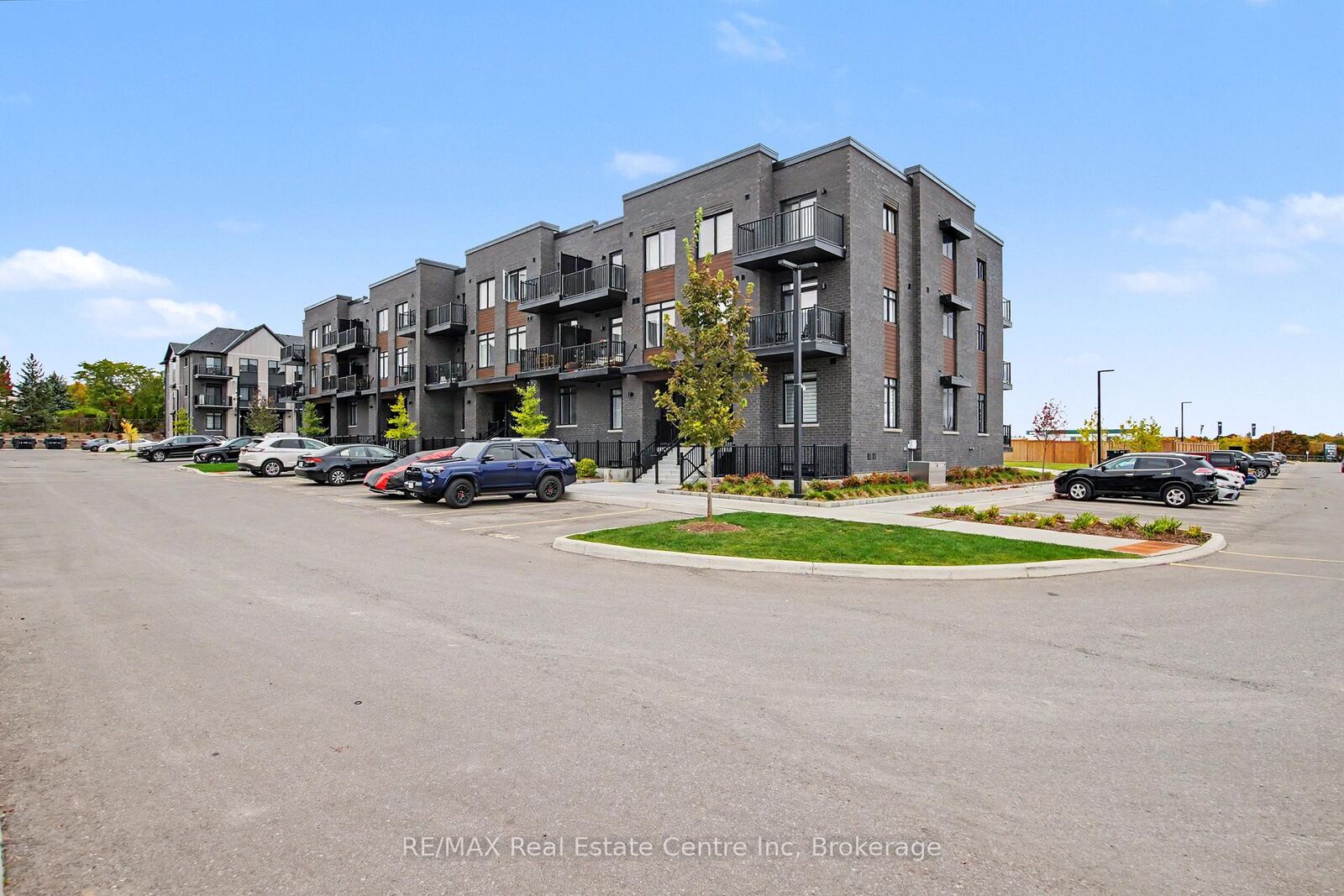 Property Photo:  824 Woolwich Street 192  ON N1H 0E1 