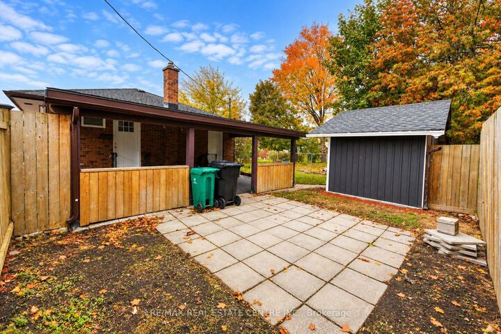 Property Photo:  242 Chestnut Street S  ON N3H 2J7 