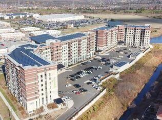 Property Photo:  39 New Delhi Drive S 5  ON L3S 0E1 