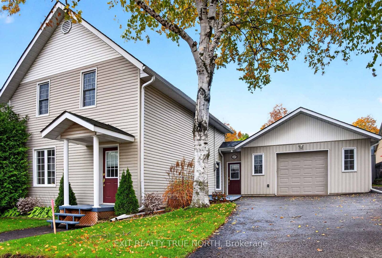 Property Photo:  17 Peel Street  ON L9M 1A5 