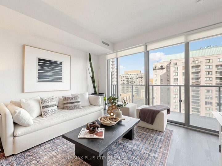 Property Photo:  1815 Yonge Street 1107  ON M4T 2A4 